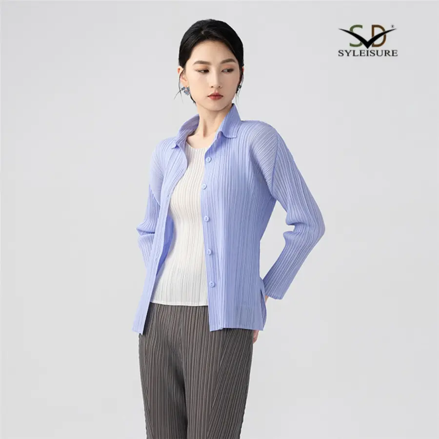 Women's Pleated Long - Sleeve Shirt (4).jpg
