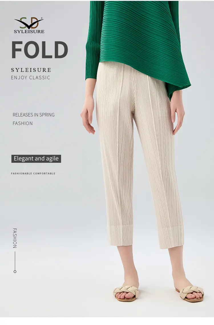Pleated Cropped Pants (1)