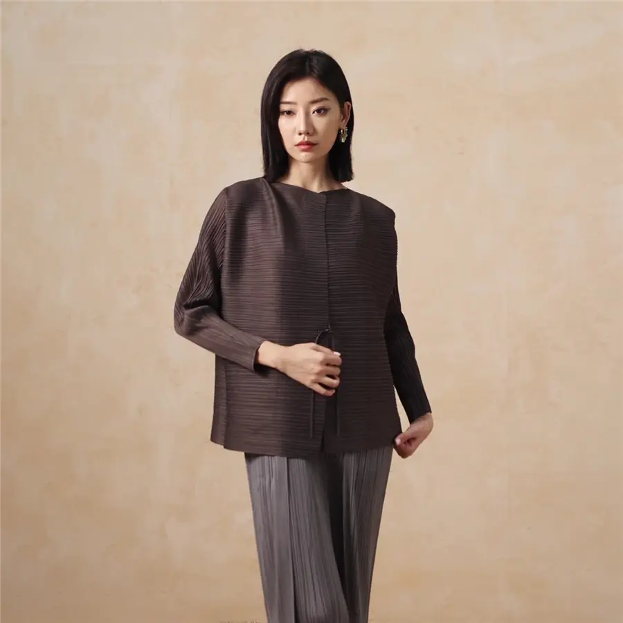 Women's Pleated Lightweight Outerwear Jacket (2).jpg