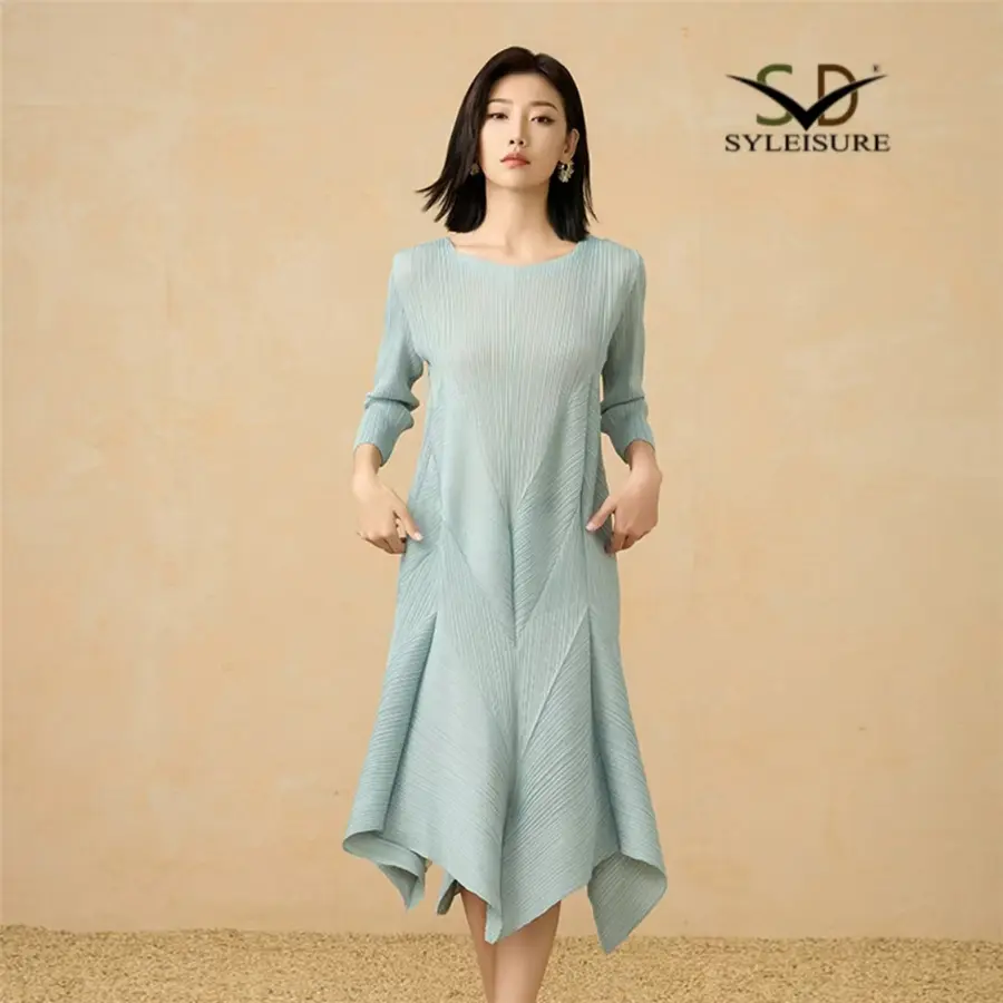 Sleeveless Lightweight Midi Dress (1).jpg