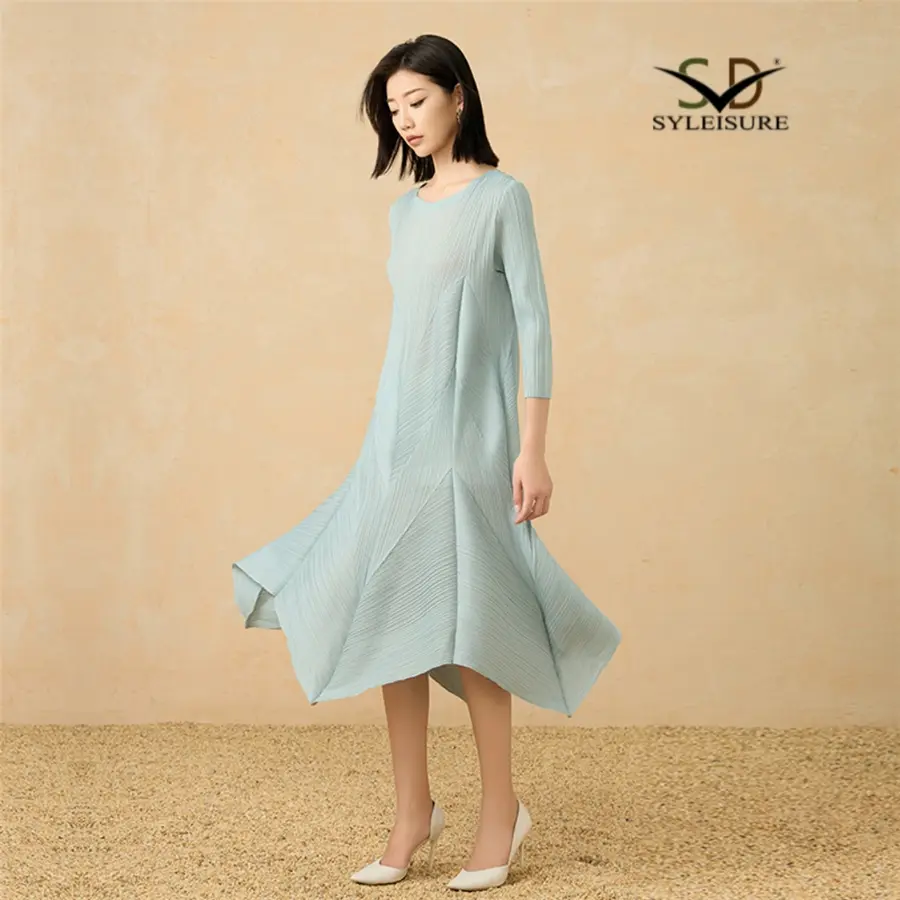 Sleeveless Lightweight Midi Dress (2).jpg