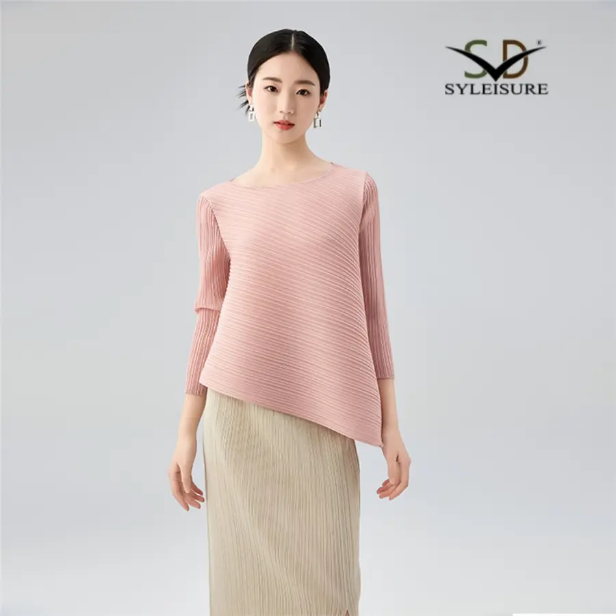 Quarter Sleeve Pleated Asymmetric Top (2).jpg