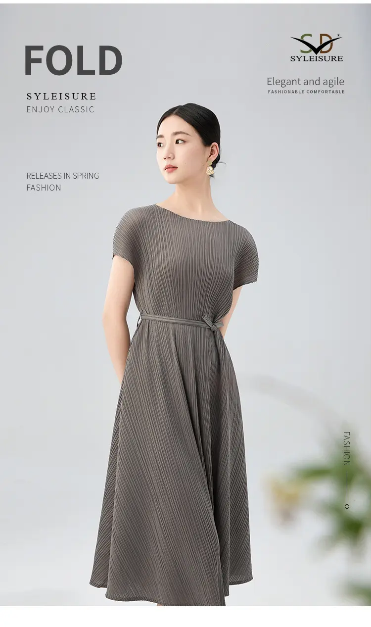 Women's Pleated Short - Sleeve Midi Dress (5)