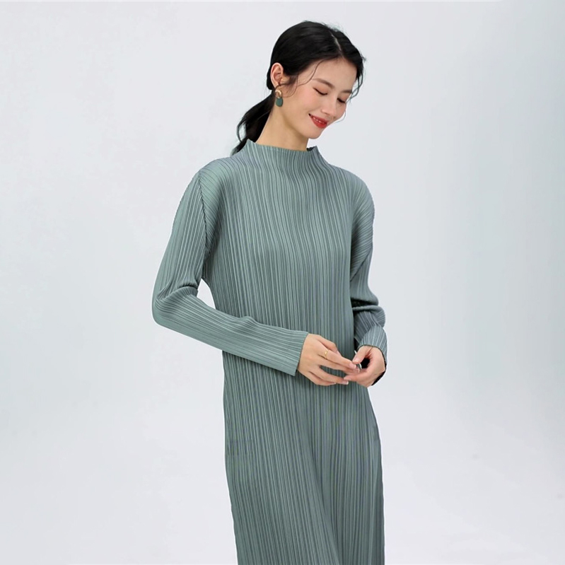 Elegant Pleated Long Sleeve Midi Dress (1).jpg