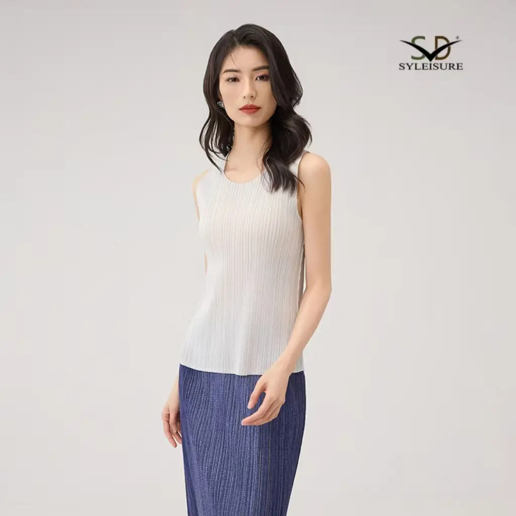Women's Pleated Sleeveless Top (2).jpg