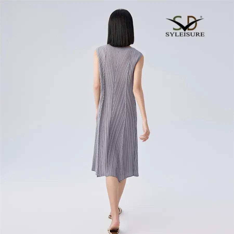 Sleeveless Lightweight Midi Dress (4).jpg