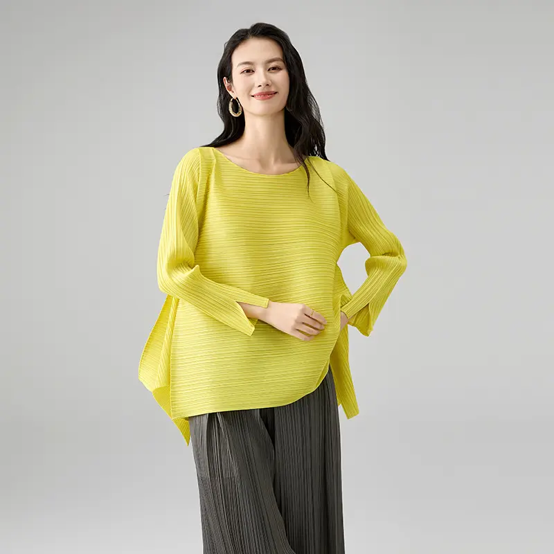 Effortless Refinement: JXSY Leisure Introduces the New Pleated Dress for the Modern Minimalist