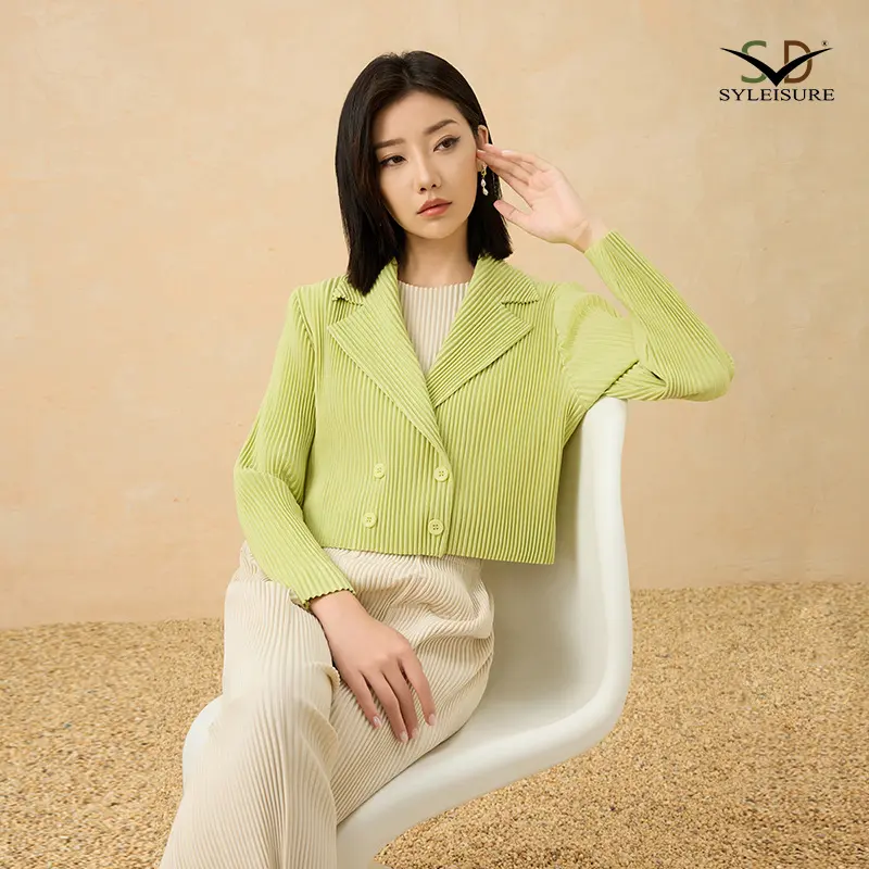 Women's Pleated Cropped Blazer (3).jpg